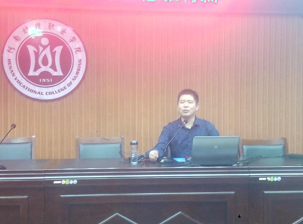 护理系张成才老师做课堂教学方法与技巧培训