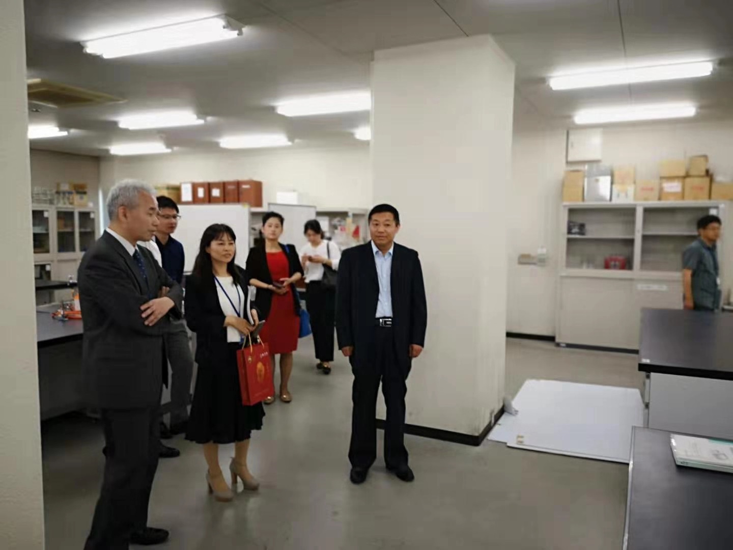 郭院长现场了解东亚大学医疗学部教学情况