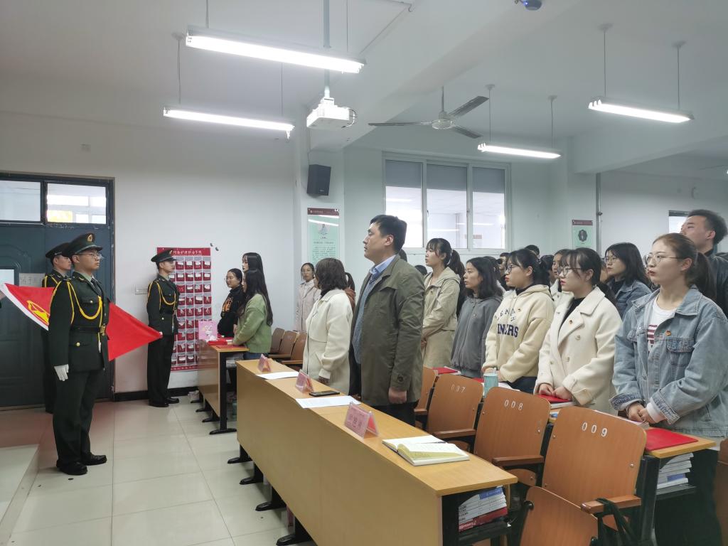 图为青马班结业式现场